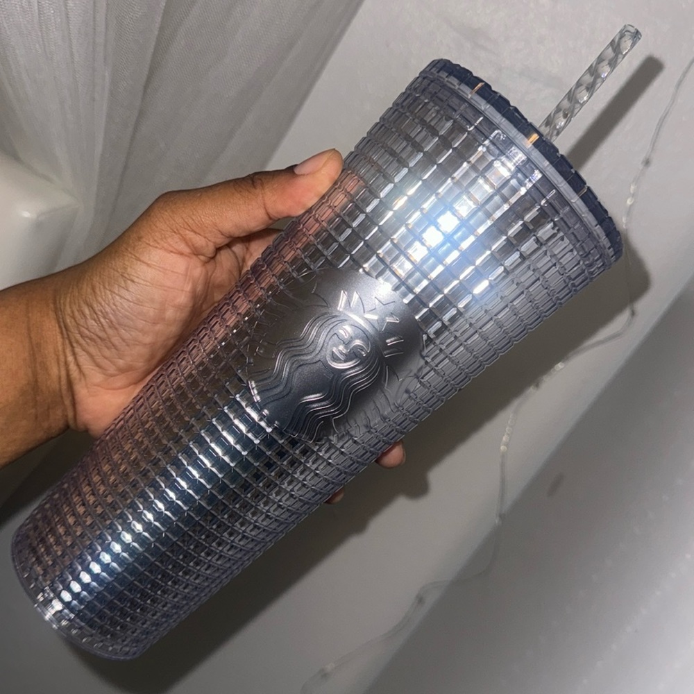 Starbucks silver reusable cup - Picture 1 of 2